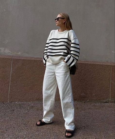 Stripes for Spring: Splurge Update - High Heels in the Wilderness Scandinavian Style Clothes, Scandinavian Outfit, Striped Sweater Outfit, Scandi Fashion, White Striped Sweater, Skandinavian Fashion, Scandinavian Fashion, Looks Party, Stripe Outfits