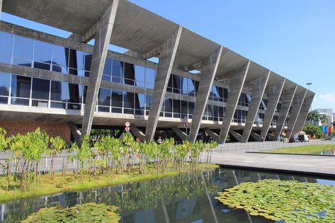 Gallery of All The Architecture To See in Rio de Janeiro During the 2016 Olympics - 10 Concrete Architecture, Airport Design, Unique Buildings, Structure Architecture, Building Facade, Architecture Exterior, Roof Design, Brutalism, Urban Planning