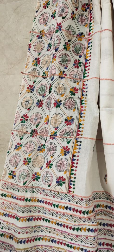 Pure Khadi Cotton Full Body Hand Kantha Stitch Saree Kantha Stitch Saree, Kantha Work Sarees, Kantha Cloth, Stitch Saree, Indian Embroidery Designs, Indian Fabrics, Cotton Sarees Handloom, Kantha Sarees, Desi Dress