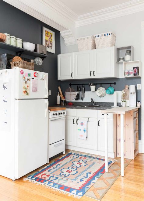 Rental-Friendly Ways to Max Out Small Kitchen Counter Space | Apartment Therapy Small Kitchen Solutions, Small Kitchen Counter, Small Apartment Kitchen Decor, Model Dapur, Small Apartment Kitchen, Kitchen Design Color, Kabinet Dapur, Kitchen Decor Apartment, Small Kitchen Decor