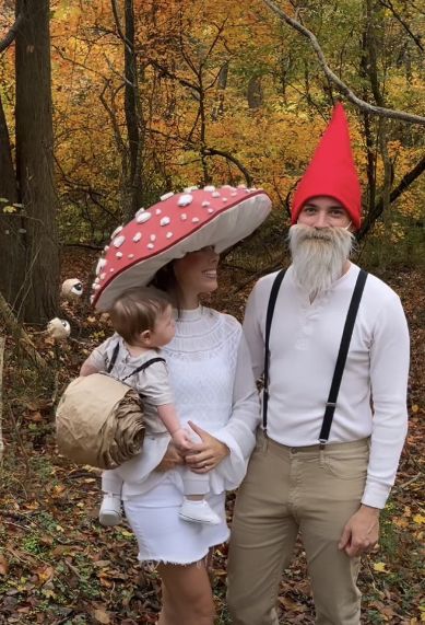 Family Costume Newborn, Mother Nature Couple Costume, Outdoorsy Costume Ideas, Garden And Gardener Costume, Lawn Mower Costume, Lotr Family Halloween Costumes, Gnome Family Halloween Costumes, Garbage Bag Costume Ideas, Woodland Fairy Costumes