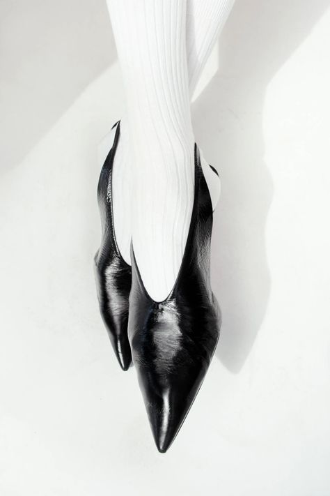 Jil Sander Resort 2024 Fashion Show | Vogue Chris Rhodes, Resort 2024 Fashion, Jil Sander Shoes, Shoes Editorial, Short Slip Dress, Resort 2024 Collection, Pointy Heels, Resort 2024, Masculine Feminine