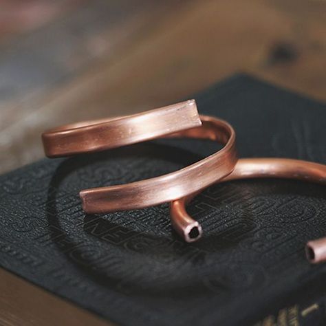 Copper Diy Projects, Twig Bracelet, Copper Jewelry Diy, Diy Copper, Copper Bracelets, Copper Crafts, Copper Jewellery, Copper Diy, Copper Cuff