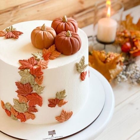 Fall Pumpkin Cake Design, Birthday Cakes For Women Fall Colors, Gender Reveal Cake Fall Theme, Fall Bridal Shower Cakes, Pumpkin Themed Birthday Cake, Fall Bridal Shower Cake Ideas, Autumn Cake Design, A Little Pumpkin Is On The Way Cake, Fall Theme Birthday Cake