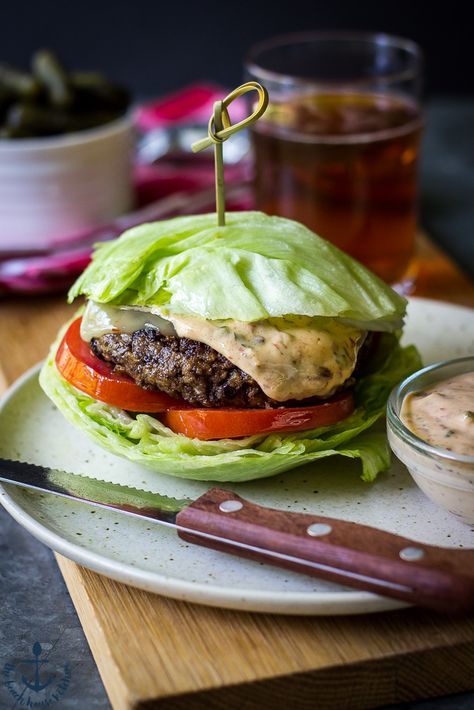 Burger Healthy, Healthy Burger Recipes, Diet Lunch Ideas, Comidas Fit, Keto Approved Foods, Beach House Kitchen, Bunless Burger, Black Bean Burger, Plats Healthy