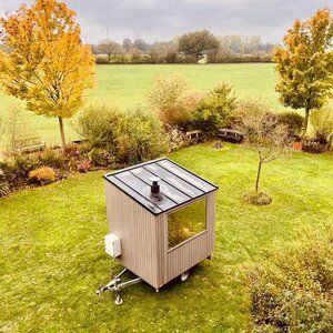 Mobile Sauna ⇒ Scandinavian Design ✓ High quality Portable Sauna Sauna On Trailer, Small Sauna Ideas, Sauna Trailer, Trailer Sauna, Floating Sauna, Sauna Project, Scandinavian Saunas, Infrared Sauna Benefits, Mobile Sauna