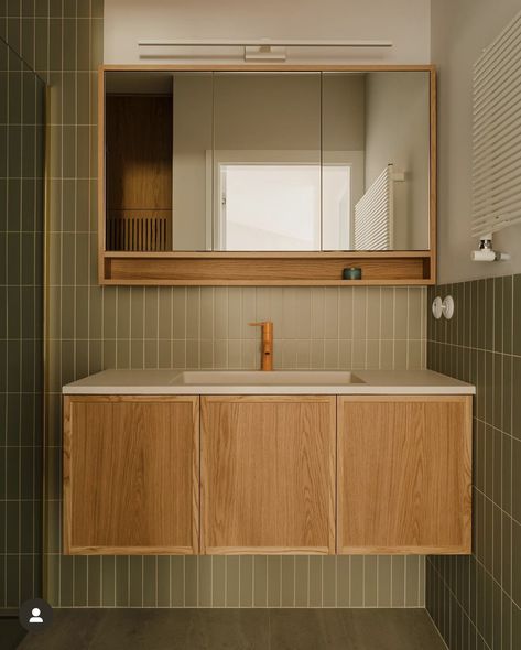 Drømme Bad, Deco Studio, Bad Inspiration, Downstairs Bathroom, Design Bathroom, Bathroom Inspiration Decor, Upstairs Bathrooms, Wood Bathroom, Bathroom Layout