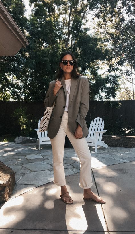 10 Piece Wardrobe, Mom Outfits Spring, Natalie Borton, Spring Blazer, Product Recommendations, Neutral Outfit, Spring Looks, Blazer Fashion, Mom Outfits