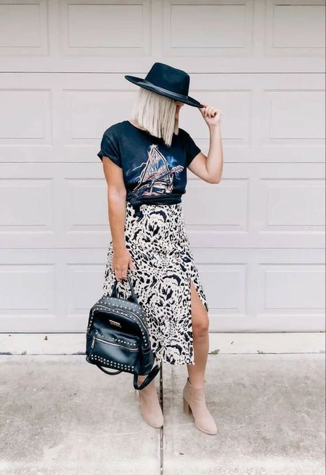 Cute Outfits With Fedora Hats, Fall Outfit Dress And Boots, Fashion Hats For Women Summer, Style Black Graphic Tee, Band Tee Fall Outfit, Fedora Hat Summer Outfit, Black Wide Brim Hat Outfit Summer, Black Flat Brim Hat Outfit, Leopard Skirt With Graphic Tee