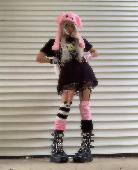 Pastel Punk Outfits, Punk Outfits Aesthetic, Kawaii Goth Outfits, Pink Alt, Dark Kawaii, Pastel Punk, Pastel Goth Outfits, Pastel Goth Fashion, Alt Outfits