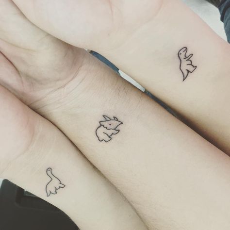 Dinosaur-Lovers Will Geek Out Over These 27 Awesome Tattoo Ideas Pola Tato, Dinosaur Tattoos, Sibling Tattoos, Inspiration Tattoos, Bff Tattoos, Friendship Tattoos, Cute Small Tattoos, Matching Tattoo, Dainty Tattoos