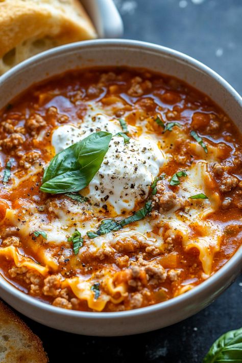 Lasagna Soup - An Organized Chaos Stuffed Bread Recipes, Cool Diet Recipes, Lasagne Soup, French Onion Meatloaf, Easy Soup Recipe, Skillet Lasagna, Lasagna Soup Recipe, Lasagna Ingredients, Cozy Dinners