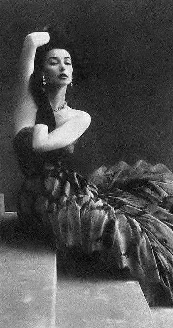 Richard Avedon Photography, Dorian Leigh, Fashion 1950, Jean Patou, Fairytale Fashion, Fifties Fashion, Richard Avedon, Vintage Fashion Photography, Fashion Photography Inspiration