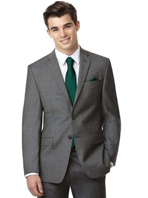 Groom look - gray suit and emerald green tie Spring Groom, Tie Outfits Men, Father Of The Bride Attire, Steampunk Men Clothing, Green Wedding Suit, Shirt And Tie Combinations, Groomsmen Grey, Grey Suit Wedding, Tie Outfit