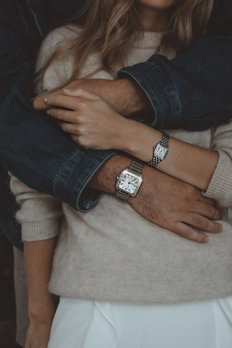 Photos Amoureux, Cartier Watches Women, Luxury Couple, Inexpensive Jewelry, Cartier Panthere, Couple Picture Poses, Watch Photo, Cartier Watch, Couples Poses For Pictures