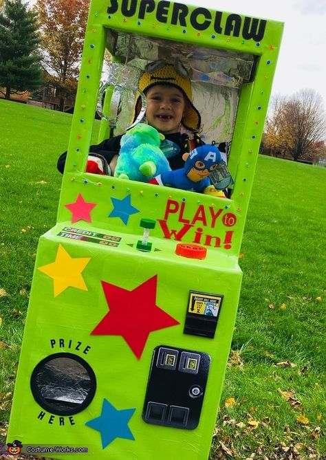 Diy Claw Machine Costume, Claw Machine Halloween Costume, Claw Machine Costume, Roller Coaster Costume, Zoo Birthday Party, Costume Carnaval, Funny Clothes, Bff Halloween Costumes, Zoo Birthday