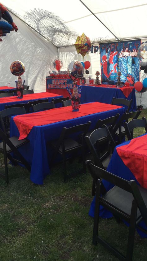 Spider Man Outdoor Party, Spider Man Birthday Set Up, Spider Man Birthday Table Decorations, Spiderman Birthday Party Table Decor, Spider Man Party Table Decor, Spider-man Backyard Party, Spider Man Birthday Party Ideas Dessert Tables, 1st Birthday Spiderman Theme, Simple Spider Man Birthday Decor