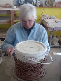 Hand Built Pottery Templates, Handbuilding Pottery, Pottery Templates, Coil Pottery, Pottery Lessons, Coil Pots, Hand Building, Concrete Crafts, Concrete Pots