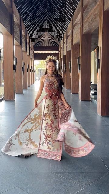 Tea Ceremony Dress, Wedding Cheongsam, Wedding Diary, Chinese Wedding Dress, Ceremony Dresses, Instagram Wedding, Chinese Wedding, Favourite Colour, Wedding Goals