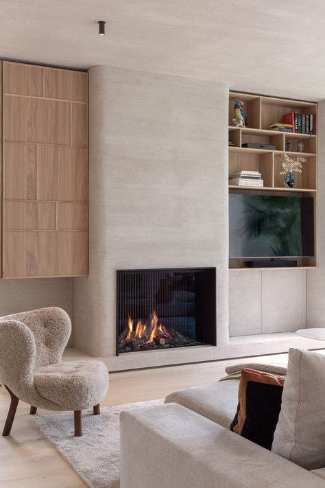 Japandi Living Room Fireplace, Wabi Sabi Fireplace, Organic Modern Fireplace, Japandi Fireplace, Amazing Fireplaces, Minimal Fireplace, Scandinavian Fireplace, Built In Bench Seating, Minimalist Fireplace