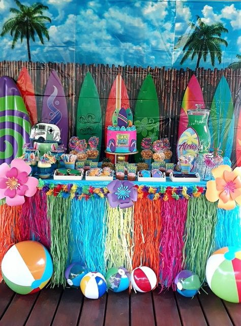 Simple Beach Party Decor, Summer B Day Party Ideas, Beachy Birthday Party Decorations, Beach Prom Theme, Teen Beach Party Ideas, Teen Beach Movie Birthday Party, Beach Theme Dance, Beach Party Ideas For Teens, Beach Themed Sweet 16