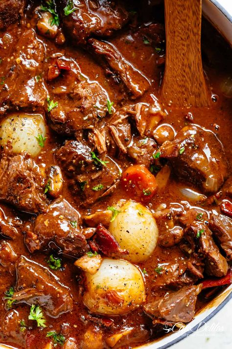 Norwegian Cookies, Moroccan Beef, Norwegian Cuisine, Beef Bourguignon Recipe, Mojito Recept, Crockpot Recipes Beef Stew, Beef Bourguignon, Crock Pot Recipes, Beef Stew Recipe