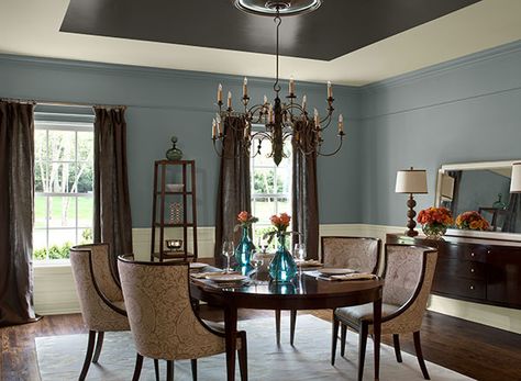 Elegant dining room Dinig Room, Best Neutral Paint Colors, Neutral Dining Room, Dining Room Paint Colors, Wainscoting Styles, Set Meja Makan, Dining Room Paint, Dining Room Blue, Grey Dining Room