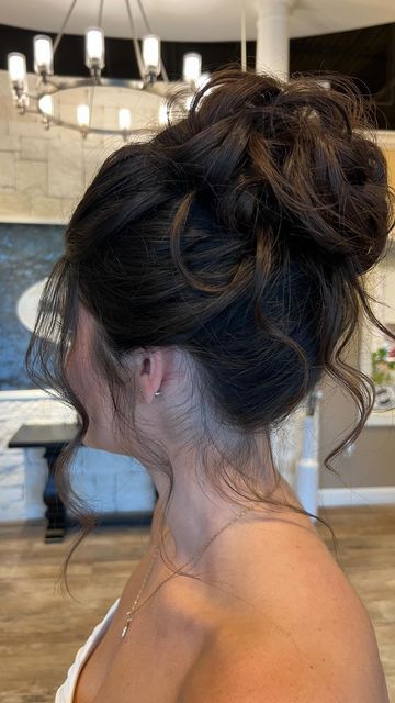 Boston Bridal Hairstylist on Instagram: "Can’t decide? You have the option of practicing two styles at your trial if you aren’t 100% sure. I will normally start with a down style first and then transition to the up. Once your hair is pinned up and sprayed it may create bumps and ridges in the hair almost like a hair elastic would, ruining the curl pattern. This will keep us from having to re-curl all the down hair if we did it the opposite way and save time if we are trying to get in as many sty Trendy Long Hairstyles, Bridesmaid Hair Inspo, Bridal Hairstylist, Formal Hairstyles For Long Hair, Hairstyle Examples, Kadeřnické Trendy, Bridesmaid Hair Makeup, Ball Hairstyles, Vlasové Trendy