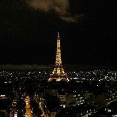 paulina on Twitter: "… " Eiffel Tower At Night, Night In Paris, Paris Dream, Paris Vibes, Parisian Vibes, Parisian Life, Paris Aesthetic, Paris At Night, Night Vibes