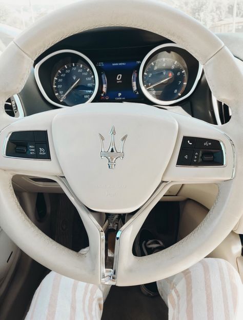 Cloud Wheel Maserati #maserati #ghibli #levante #quattroporte #GranTurismo #GT #white #leather #SUV #car #luxury #vehicles #lifestyle #black #chrome #nice #lavish #dream #dreamcars To Fast To Furious, Luxury Cars Bmw, Aventador Lamborghini, Maserati Car, Luxury Cars Rolls Royce, Maserati Granturismo, Luxury Car Interior, Maserati Ghibli, Lux Cars