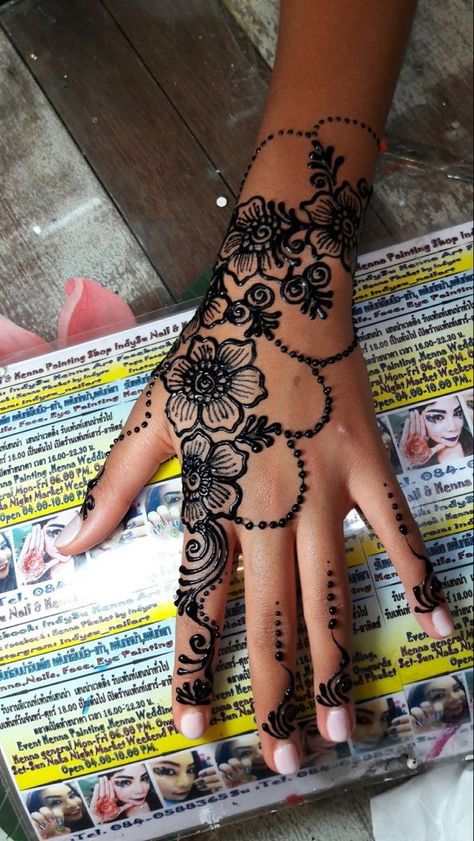 Jagua Henna Designs, Henna Tattoo Designs Black Women, Henna Tattoo Designs Hand Unique, Somali Henna Designs, Skeleton Henna, Full Arm Henna, Hanna Ideas, Black Henna Designs, Somali Henna