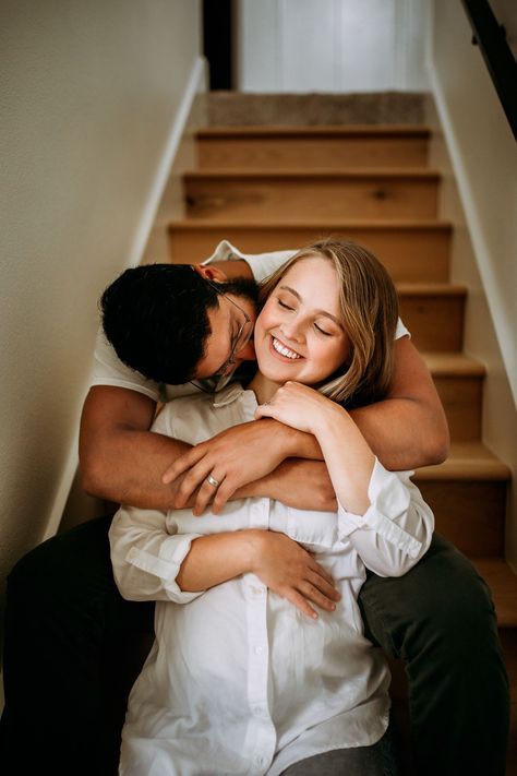 Maternity shoot, maternity photoshoot pose ideas Maternity Photography Stairs, Fireplace Maternity Pictures, Maternity Photos On Stairs, Maternity Chair Poses, Bump Poses, Pictures On Stairs, Indoor Maternity Photoshoot, Stair Poses, Stairs Photography