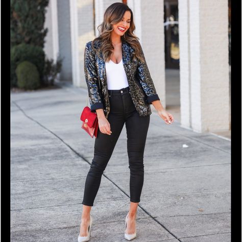 Sequin 100% Silk Blazer Model Just An Idea This One Is A Beauty Black Sequin Jacket Outfit, Black Sequin Blazer Outfit, Sequin Jacket Outfit, Sequin Blazer Outfit, Black Sequin Jacket, Blazer Outfits Casual, Silk Blazer, Holiday Glam, Sequin Blazer