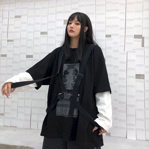 92af93f73faf3cefc129b6bc55a748a9desc52821565ri Oversized Shirt Outfit, Loose Tie, Round Neck Top, Foto Pose, Tshirt Outfits, Round Neck Tops, Loose Tops, Top Women, Oversized Shirt