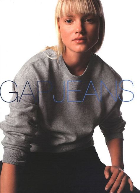 Guess Jeans Campaign 90s, Gap 90s Campaign, Julia Hatch, Gap Aesthetic, Gap Clothes, Gap Ads, Gap Outfits, Gap Brand, Marithe Francois Girbaud