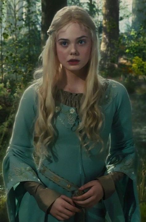 Princess Aurora Icon, Aurora Icon, Maleficent Aurora, Aurora Hair, Ellie Fanning, Sleeping Beauty Maleficent, Disney Live Action Movies, Disney Princess Aurora, Aurora Dress