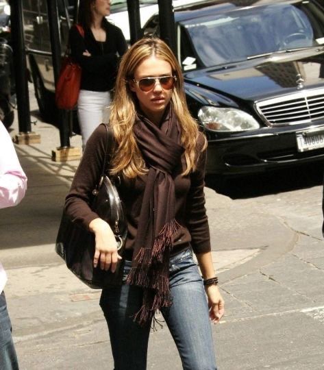 Jessica Alba Style 2000s, Jessica Alba Outfits 2000s, 2000s Jessica Alba, Jessica Alba Style 90s, Jessica Alba 2000s Outfits, Jessica Alba Paparazzi, Momcore Outfits, Jessica Alba Fashion, Jessica Alba 2000s