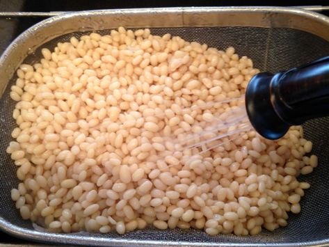 How to Take The Gas Out of Beans - My Country Table Navy Beans And Ham, Dry Beans Recipe, My Country Table, Country Table, Dry Beans, Food Info, Idee Pasto Sano, Dried Beans, Bean Soup