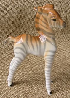 Russian Lomonosov Porcelain - Standing Zebra - U.S.S.R Porcelain Animal, Sculptures Céramiques, Ceramic Animals, Foto Art, Glass Animals, Animal Figures, Animal Figurines, Animal Sculptures, Zebras