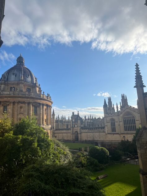 oxford, oxford uni, radcliffe camera oxford, darks academia, aesthetic Oxford Radcliffe Camera, Oxford London Aesthetic, Oxford Uk Aesthetic, Oxford College Aesthetic, University Aesthetic Uk, Oxford Law School, Oxford Library Aesthetic, Oxford City Aesthetic, Oxford Uni Aesthetic