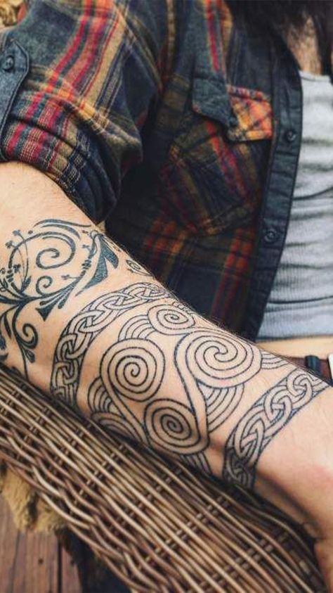 These designs from the Celtic culture have become a source of inspiration to body art.#celtic #tattoos Celtic Band Tattoo, Ancient Celtic Symbols, Celtic Sleeve Tattoos, Celtic Tattoos For Men, Scottish Tattoos, Celtic Tattoo Symbols, Tato Suku, Pagan Tattoo, Celtic Tattoo Designs