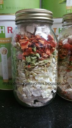 Food In A Jar, Jar Food Gifts, Mason Jar Gifts Recipes, Meal In A Jar, Thrive Life Recipes, Mason Jar Mixes, Freeze Dried Food Storage, Harvest Right Freeze Dryer, Dry Soup Mix