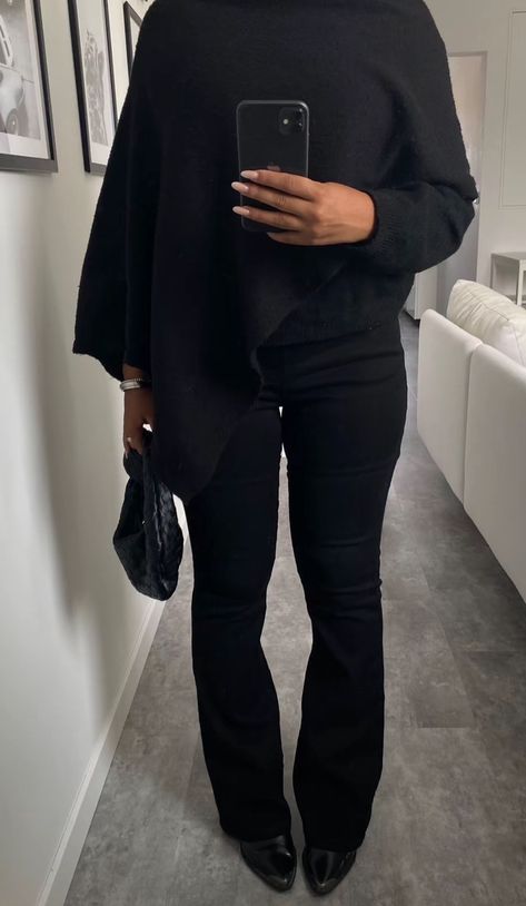 Long Black Cardigan Outfit, Mode Zara, Cardigan Outfit, Uni Outfits, Effortlessly Chic Outfits, Cardigan Outfits, Hijabi Fashion, Winter Fits, Outfit Inspo Fall