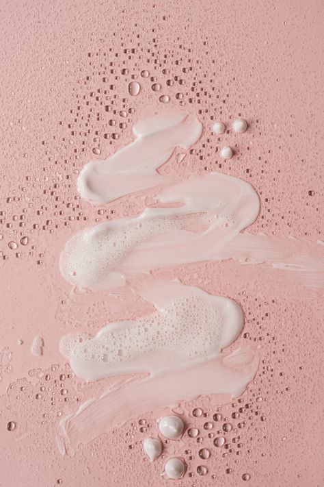 Texture skincare | prodotti skincare | wallpaper | skincare | cosmetici | aesthetic skincare | texture | texture cosmetici Skincare Wallpaper, Texture Skincare, Skincare Texture, Photography Layout, Beauty Skin Quotes, Basic Skin Care Routine, Diy Cosmetics, Oil Skin Care, Makeup Swatches