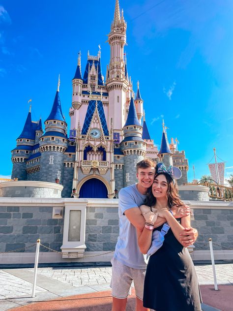 Couples Disney Pictures Ideas, Couple Poses Disneyland, Disney Poses Ideas Couples, Disney World Photo Ideas Couples, Magic Kingdom Couple Pictures, Couples Disney Pictures, Disney World Pictures Ideas Couple, Disney Couple Pictures Photo Ideas, Disney Couples Pictures