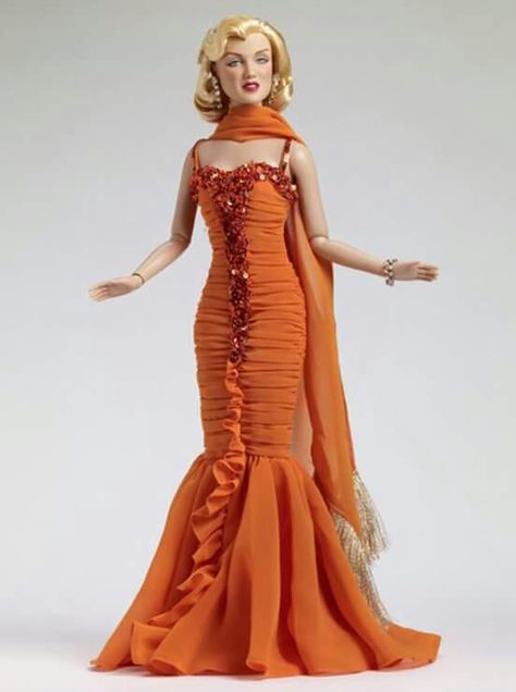 Marilyn Monroe Orange Chiffon, Madame Alexander Dolls, Alexander Dolls, Norma Jeane, Barbie Friends, Barbie Dress, Orange Dress, Barbie Girl, Barbie Clothes