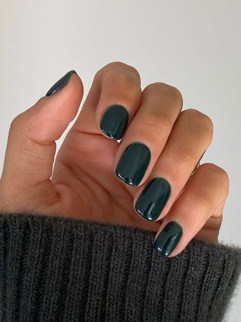 Winter Nail Colours, Christmas Nail Colors, Winter Nails Gel, Winter Nail Colors, Winter Nail Polish, Velvet Nails, Nail Colors Winter, End Of Winter, Nail Colours