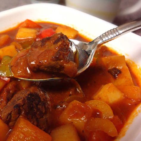 Traditional German Goulash Soup. Try creating your very own version of this hearty meal! Delicious and colorful https://www.quick-german-recipes.com/goulash-soup.html #goulashsoup #germanfood German Goulash, Goulash Soup, German Food Authentic, Homemade Soup Recipe, Goulash Recipes, Austrian Recipes, German Recipes, Hungarian Recipes, Goulash