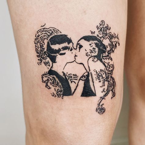 Follow @une.filleducalvaire on Instagram, tattoo artist based in Montreal Quebec |  couple tattoo ideas big Gothic Tattoo Style, Love Themed Tattoos, Queer Tattoos For Women, Labrys Tattoo, Queer Tattoos, Tattoo Ideas Big, Finger Tattoos For Couples, Couple Tattoo Ideas, Gay Tattoo