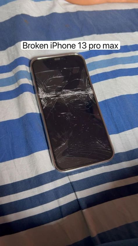 Broken Phone Screen Iphone, Call With Boyfriend Screen, Video Call With Boyfriend Screen, Video Call With Boyfriend, Broken Phone Screen, Sweet Quotes For Girlfriend, Fake Photo Sick, Broken Iphone Screen, Cracked Iphone